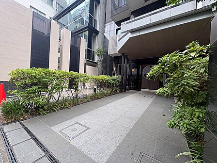外と内をつなぐエントランスは、まさに顔となる場所。