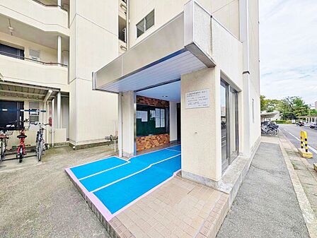 外と内をつなぐエントランスは、まさに顔となる場所。