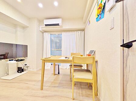 飾り過ぎないシンプルな内装と偏り過ぎないデザインで統一しました。