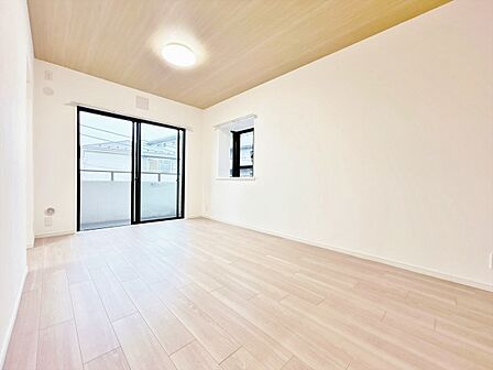 飾り過ぎないシンプルな内装と偏り過ぎないデザインで統一しました。
