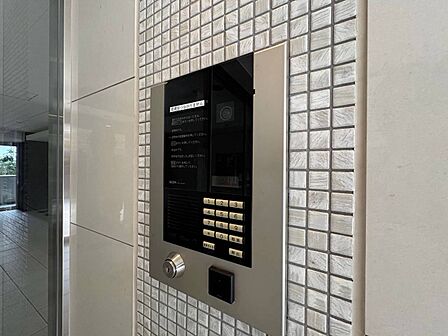 オートロックを備えておりますので、セキュリティ面でも安心です。