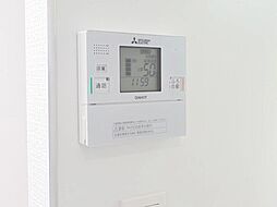 見やすい画面で操作しやすい給湯パネルです。