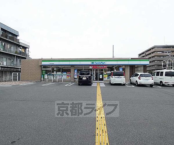 画像7:ファミリーマート　伏見西丹波橋店まで120m 駐車可能台数が多いです