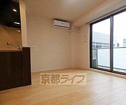 阪急京都本線 西京極駅 徒歩11分の賃貸アパート 3階1LDKのリビング/ダイニング