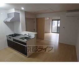 プリムローズII 201 2階1LDKのリビング/ダイニング