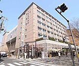 京都御池中学校まで264m おしゃれな御池中学校