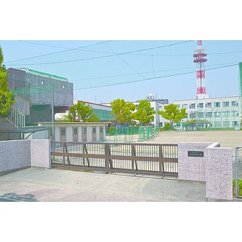 中学校「沢上中学校まで1700ｍ」