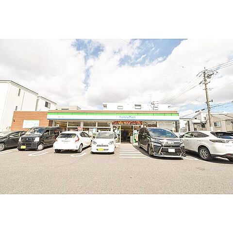 コンビニ「ファミリーマート都通二丁目店まで400ｍ」