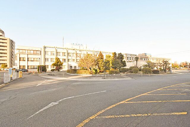 病院「東海病院まで1013ｍ」