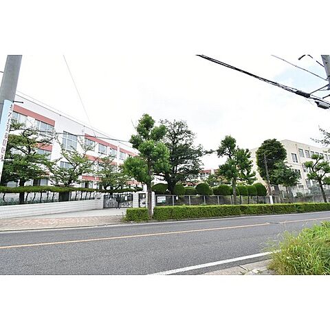 小学校「名古屋市立西山小学校まで223ｍ」