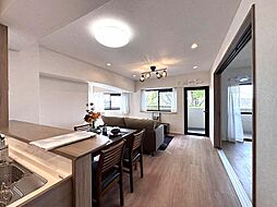 JGMエーマス和白駅前 3LDKのリビング/ダイニング