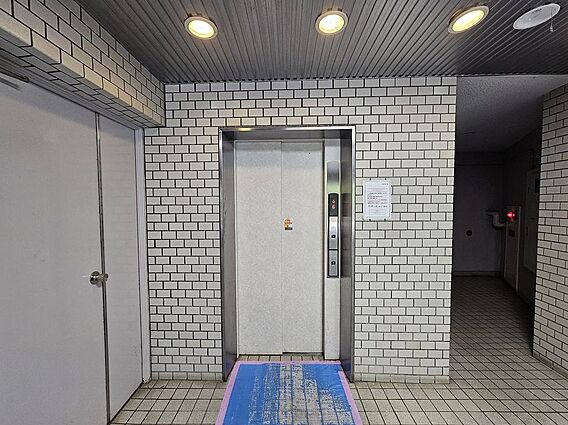 エレベーター。