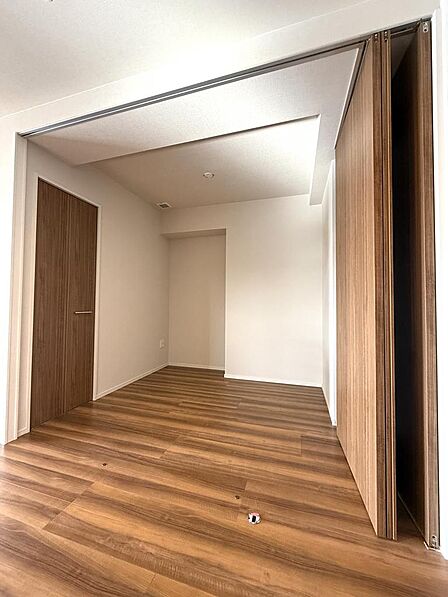 3.7帖洋室!全居室収納付き♪