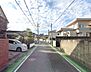 外観：前面道路写真。幅員約6ｍでゆとりがあります！
