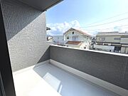 バルコニー南向きで陽当たり良好！