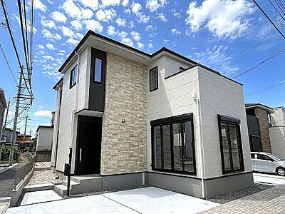 外観:建物の個性を主張するシックな外観、お客様のご都合がよろしい日時でご案内致します。お気軽にお問合せ下さいませ! 外観:建物の個性を主張するシックな外観、お客様のご都合がよろしい日時でご案内致します。お気軽にお問合せ下さいませ!
