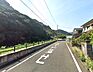 外観：前面道路広く、車の出し入れ楽々！落ち着いた暮らしが叶う閑静な住宅街です♪