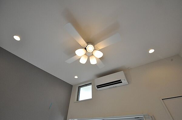 画像11:お洒落なシーリングファンで室内温度も調整出来て快適空間に。