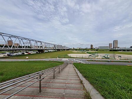 江戸川河川敷緑地(224m)