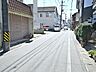 外観：北西側(公道)幅 約5.5m 間口 約10.00mあります♪周辺道路はきれいに舗装されています。