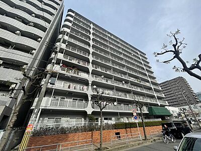 外観：都心に近いながらも静かな住環境で、落ち着いた生活が可能です♪