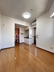 ラ・メゾヌーヴ 8階ワンルームのリビング/ダイニング