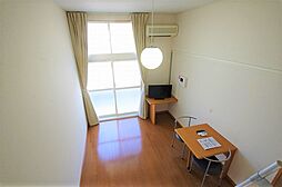 レオパレスメルツェIV 2階1Kのリビング/ダイニング