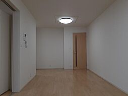 AUREA 1階1LDKのリビング/ダイニング