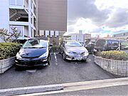 駐車場は別料金となります。