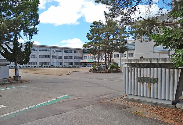 apartment 秋田県大仙市大曲丸子町
地図を見る