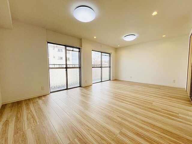 リビング/ダイニング 船橋市北本町2丁目64-1