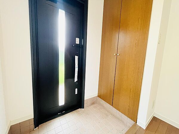 玄関を拡大表示