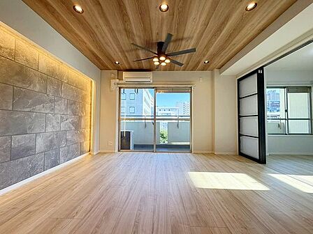 4.5帖の洋室は可動式間仕切りにつきリビングと繋げて利用可能!