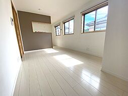 伊敷五丁目貸家 1階2LDKのリビング/ダイニング