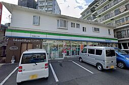ファミリーマート鴨池二丁目店 147m