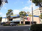 TSUTAYA甲南通り店 256m