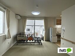 みらいふ岡田松岡A棟 1階ワンルームのリビング/ダイニング