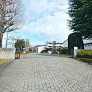 中学校「松本市立山辺中学校まで855m」