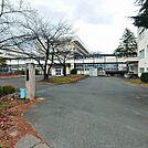 小学校「松本市立島立小学校まで2474m」