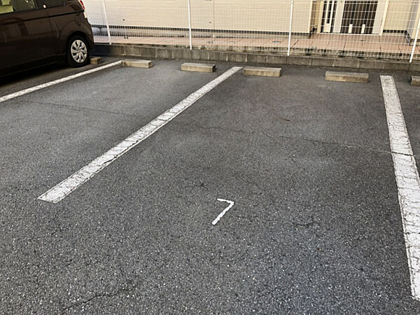 画像11:駐車場