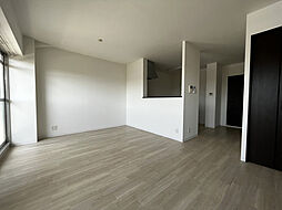 シャトー日東C 2階1LDKのリビング/ダイニング