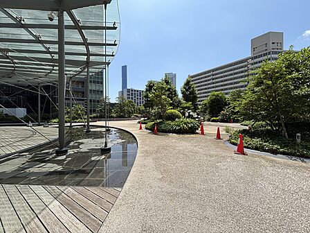 水辺のある敷地内セントラルパーク
