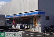 ローソン 徒歩1分。コンビニ 80m