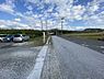 外観：前面道路含む現地写真
