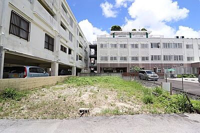 外観：小中学校徒歩10分圏内・住宅用地・建築条件なし・小禄の更地売土地です！