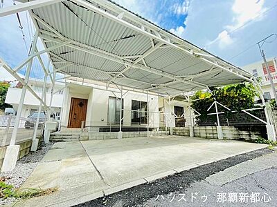 外観：【2025.2月室内リフォーム完了予定】首里山川町3丁目！木造・2階建・4LDK・普通車3台可能♪