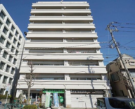 周辺に日を遮る...