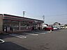 周辺：セブンイレブン津島蛭間店 スローガンは「近くて便利」。地域の人へのサービスを重視し、配達サービスにも力を入れている。（電子マネー利用可　ＡＴＭあり　ネット通販あり）ナナコポイントサービスあり…