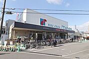 万代桃谷駅前店 774m