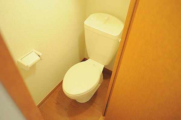 画像9:広々したキレイなトイレ